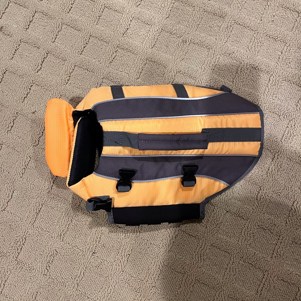 Dog life jacket. Frisco Neoprene jacket